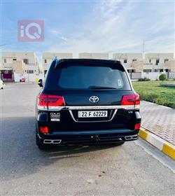 تۆیۆتا لاند کروزەر